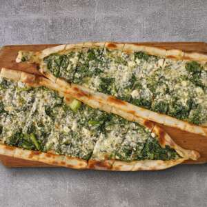 Ispanaklı Peynirli Pide