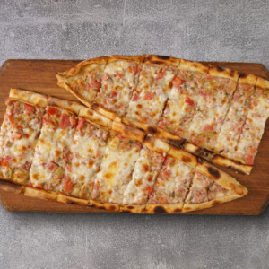 Tavuklu Kaşarlı Pide